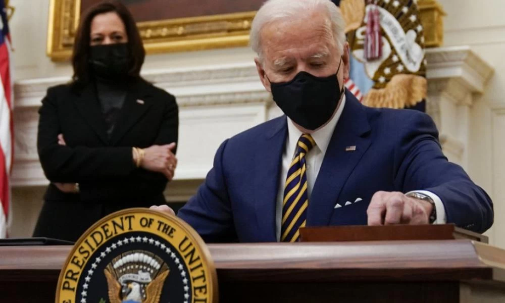 Μπάιντεν: Η απόφαση για τη δολοφονία του Τζορτζ Φλόιντ είναι ένα βήμα μπροστά